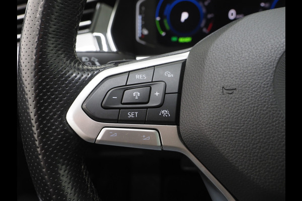 Volkswagen Passat Variant 1.4 TSI PHEV GTE | Massage | Adaptive Cruise | Virtual | Camera | Carplay | Trekhaak