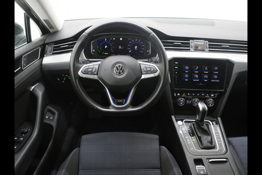 Volkswagen Passat Variant 1.4 TSI PHEV GTE | Massage | Adaptive Cruise | Virtual | Camera | Carplay | Trekhaak