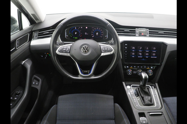 Volkswagen Passat Variant 1.4 TSI PHEV GTE | Massage | Adaptive Cruise | Virtual | Camera | Carplay | Trekhaak