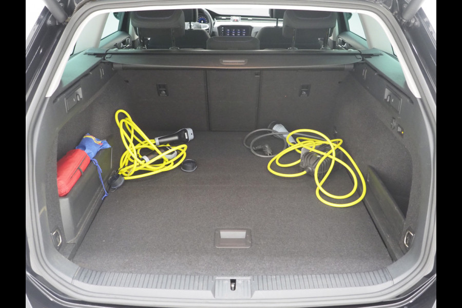 Volkswagen Passat Variant 1.4 TSI PHEV GTE | Massage | Adaptive Cruise | Virtual | Camera | Carplay | Trekhaak
