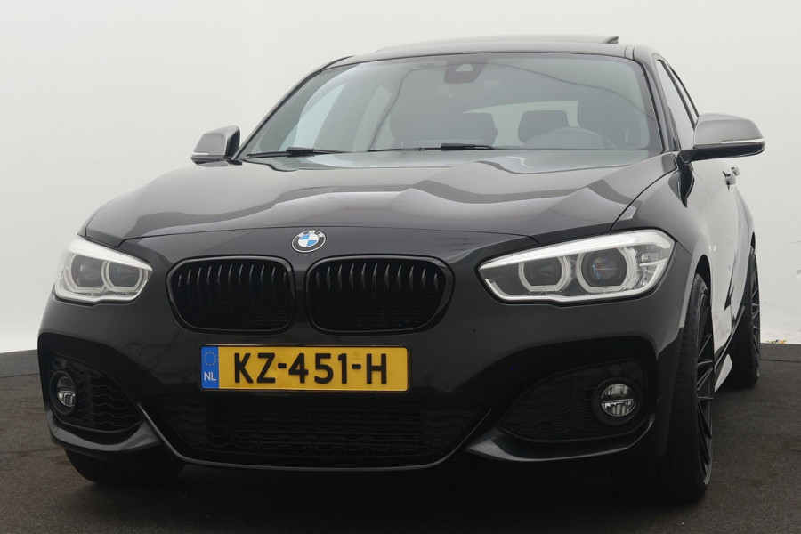 BMW 1-serie 118i Centennial High Executive M-SPORT(NL-auto, Panorama, Harman/Kardon, StoelV, Navi Pro, Trekhaak, PDC, Leer, Etc)