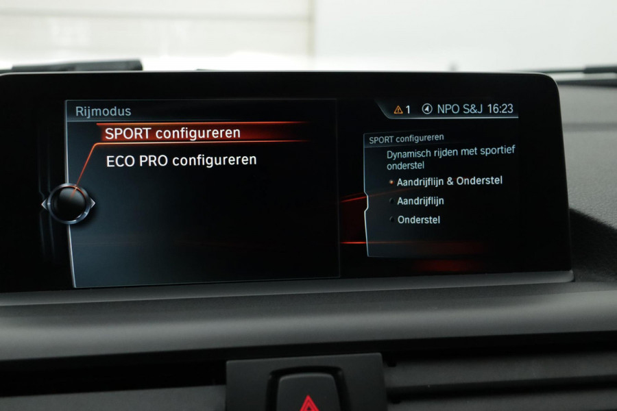 BMW 1-serie 118i Centennial High Executive M-SPORT(NL-auto, Panorama, Harman/Kardon, StoelV, Navi Pro, Trekhaak, PDC, Leer, Etc)