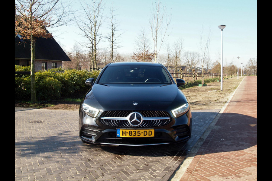 Mercedes-Benz A-Klasse 180 Business Solution AMG Widescreen | Stoelverwarming | Camera | NL-Auto |