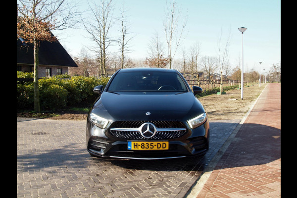 Mercedes-Benz A-Klasse 180 Business Solution AMG Widescreen | Stoelverwarming | Camera | NL-Auto |