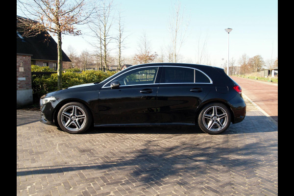 Mercedes-Benz A-Klasse 180 Business Solution AMG Widescreen | Stoelverwarming | Camera | NL-Auto |