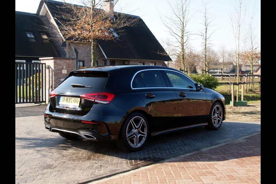 Mercedes-Benz A-Klasse 180 Business Solution AMG Widescreen | Stoelverwarming | Camera | NL-Auto |