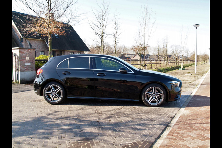 Mercedes-Benz A-Klasse 180 Business Solution AMG Widescreen | Stoelverwarming | Camera | NL-Auto |