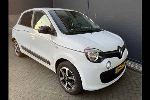 Renault Twingo 1.0 SCe Limited Mistlampen - Cruise control - Alu velgen 15 inch - Parkeersensoren achter - Lederen stuurwiel - Radio/USB/ AUX - Airco - Getint glas achter