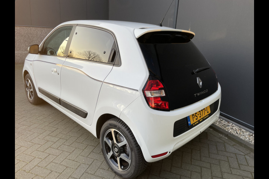 Renault Twingo 1.0 SCe Limited Mistlampen - Cruise control - Alu velgen 15 inch - Parkeersensoren achter - Lederen stuurwiel - Radio/USB/ AUX - Airco - Getint glas achter