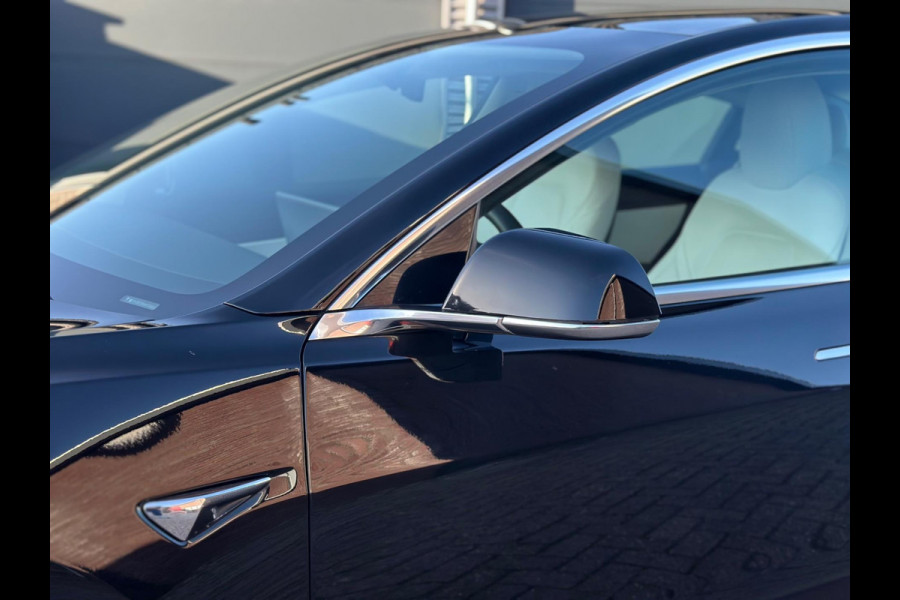 Tesla Model 3 Long Range  351 pk AWD 75 kWh, 76000 km, panoramadak, leder, Nederlandse auto met nap