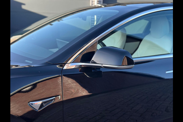 Tesla Model 3 Long Range  351 pk AWD 75 kWh, 76000 km, panoramadak, leder, Nederlandse auto met nap