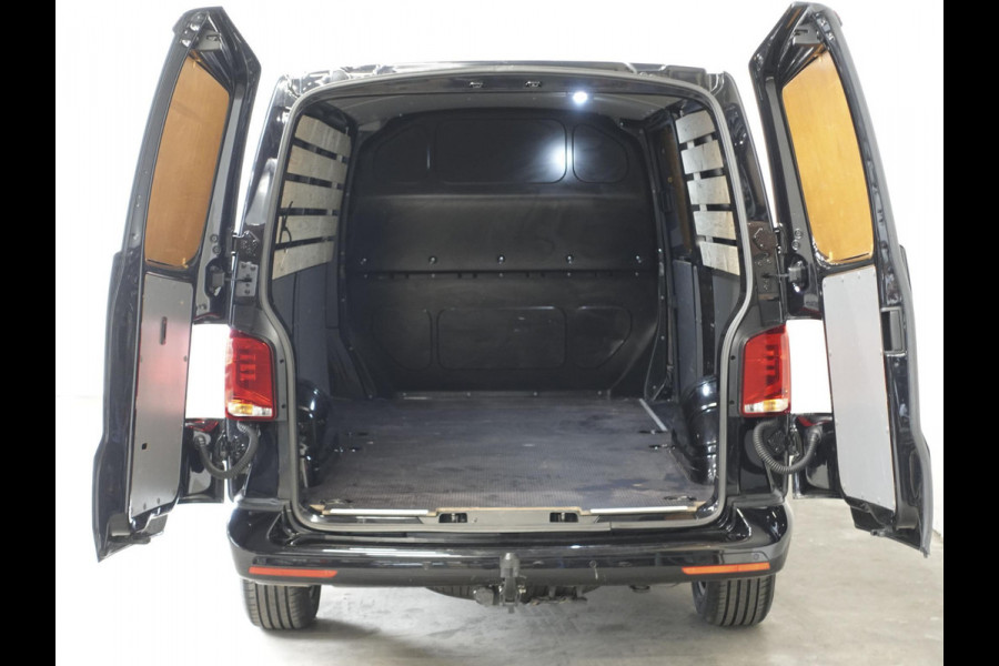 Volkswagen Transporter 2.0 TDI L2H1 Highline Automaat Airco Navi Parkeersensoren Trekhaak Lichtmetalen velgen