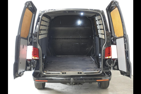 Volkswagen Transporter 2.0 TDI L2H1 Highline Automaat Airco Navi Parkeersensoren Trekhaak Lichtmetalen velgen