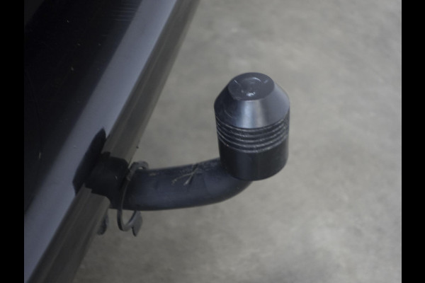 Volkswagen Transporter 2.0 TDI L2H1 Highline Automaat Airco Navi Parkeersensoren Trekhaak Lichtmetalen velgen
