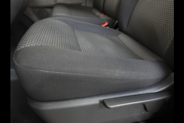 Volkswagen Transporter 2.0 TDI L2H1 Highline Automaat Airco Navi Parkeersensoren Trekhaak Lichtmetalen velgen
