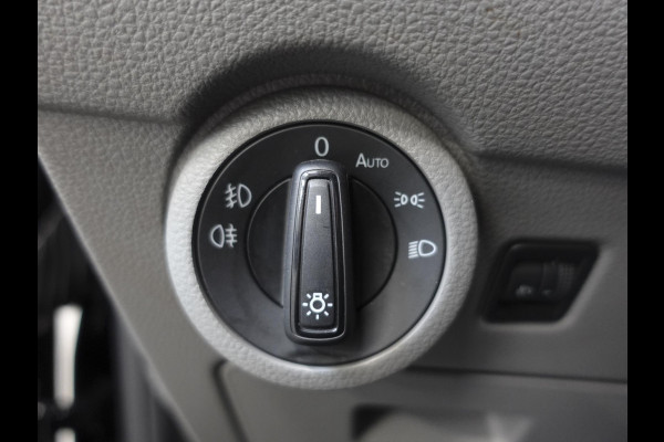 Volkswagen Transporter 2.0 TDI L2H1 Highline Automaat Airco Navi Parkeersensoren Trekhaak Lichtmetalen velgen
