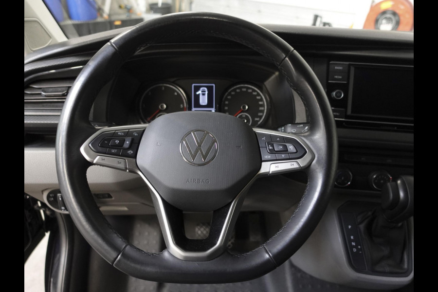 Volkswagen Transporter 2.0 TDI L2H1 Highline Automaat Airco Navi Parkeersensoren Trekhaak Lichtmetalen velgen