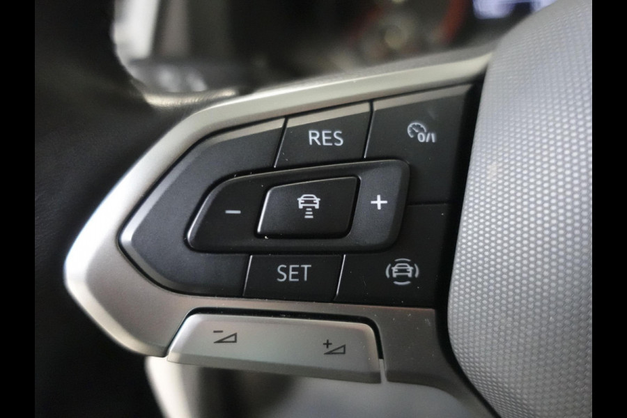 Volkswagen Transporter 2.0 TDI L2H1 Highline Automaat Airco Navi Parkeersensoren Trekhaak Lichtmetalen velgen