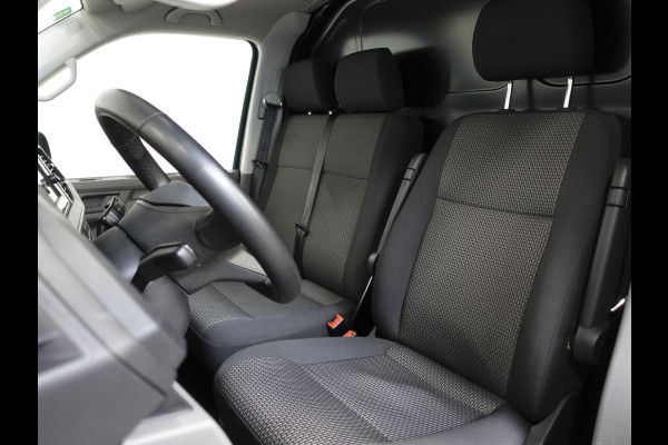 Volkswagen Transporter 2.0 TDI L2H1 Highline Automaat Airco Navi Parkeersensoren Trekhaak Lichtmetalen velgen