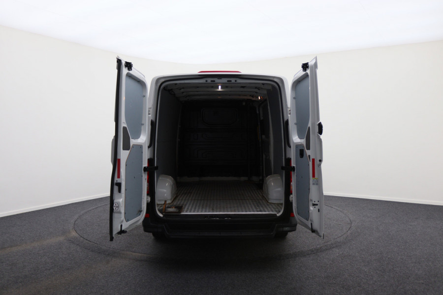 Volkswagen Crafter 35 2.0 TDI L3H2 Highline 3-Zits, Apple Carplay, Airco, Cruise, Navigatie, PDC