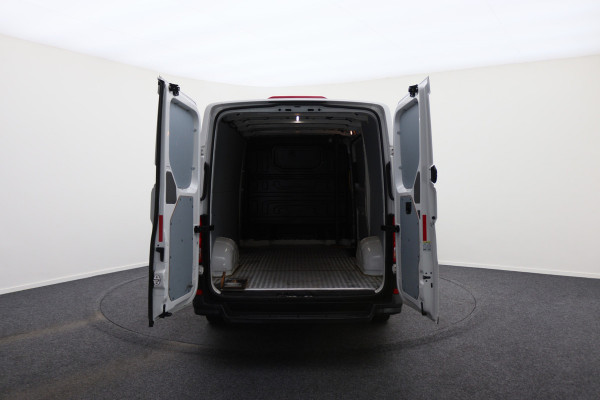 Volkswagen Crafter 35 2.0 TDI L3H2 Highline 3-Zits, Apple Carplay, Airco, Cruise, Navigatie, PDC