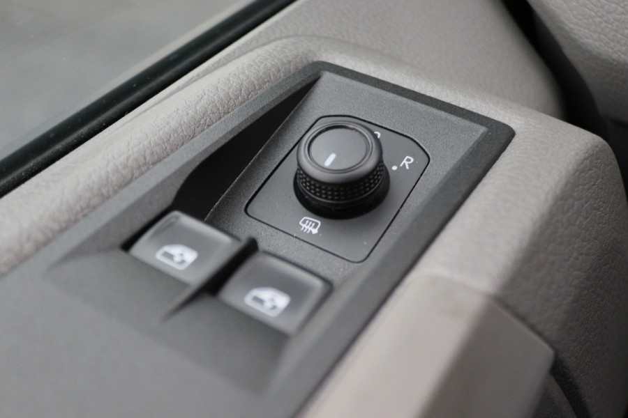Volkswagen Crafter 35 2.0 TDI L3H2 Highline 3-Zits, Apple Carplay, Airco, Cruise, Navigatie, PDC