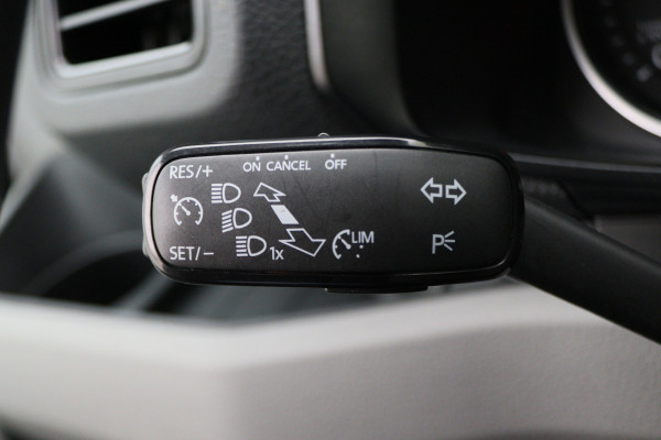 Volkswagen Crafter 35 2.0 TDI L3H2 Highline 3-Zits, Apple Carplay, Airco, Cruise, Navigatie, PDC