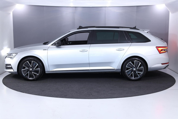 Škoda Superb Combi 1.4 TSI iV Sportline Business Private lease vanaf €718pm | 218 pk Plug in Hybrid | Verlengde garantie | Navigatie | Panoramadak | Rondomzicht camera | Parkeersensoren |