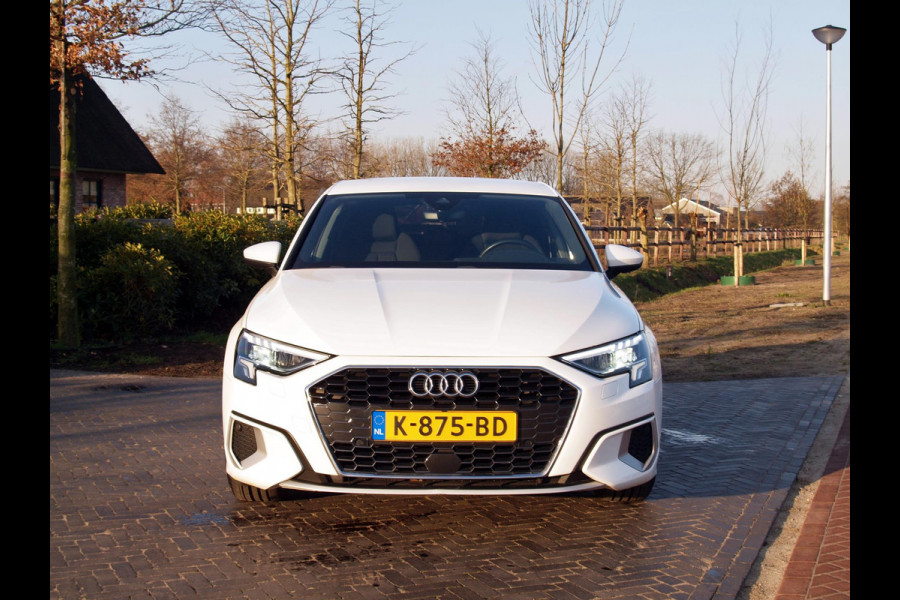 Audi A3 Sportback 30 TFSI Business edition | Apple Carplay | Cruise Control | Virtual Cockpit | Automaat | 19 inch |