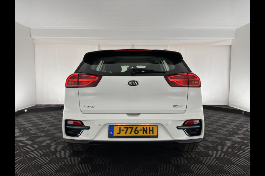 Kia e-Niro DynamicLine 64 kWh [ 3-Fase ] (INCL-BTW) Aut. *1/2-LEATHER | NAVI-FULLMAP | DAB | ADAPT.CRUISE | CAMERA | COMFORT-SEATS | KEYLESS | DIGI-COCKPIT | SHIFT-PADDLES | 17"ALU*