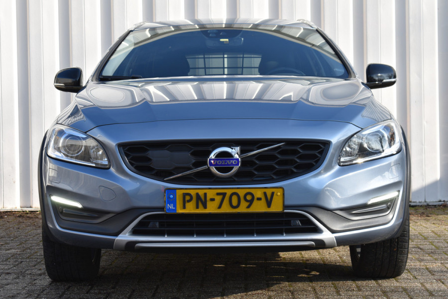 Volvo V60 Cross Country 2.0 T5 Polar+ | Trekhaak | Pano dak | Blis | Stoel met geheugen | Herman/kardon |