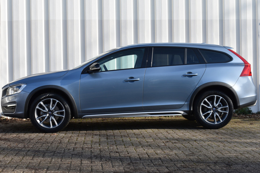 Volvo V60 Cross Country 2.0 T5 Polar+ | Trekhaak | Pano dak | Blis | Stoel met geheugen | Herman/kardon |