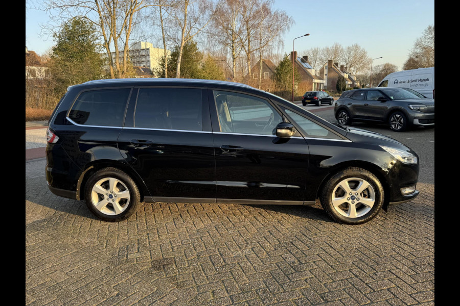 Ford Galaxy 1.5 Ecoboost Titanium 150pk | 7 persoons | Trekhaak | Navigatie | Alcantara bekleding | Memory Seats | Nieuwe Distributie riem  | Elektrische achterklep