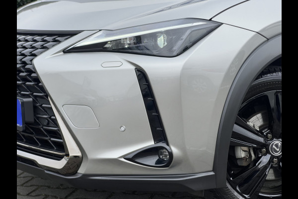 Lexus UX 250h Preference Line | Leder | Camera | Carplay | 18 inch | Dodehoek