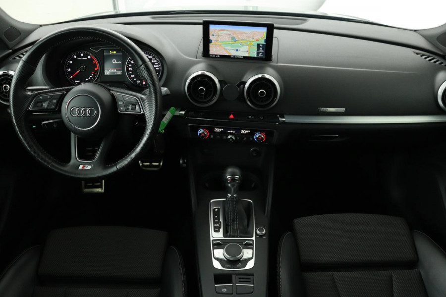 Audi A3 1.0 TFSI Sport S Line | Panoramadak | Carplay | Sportstoelen | Full LED | Half leder | Navigatie | Climate control | PDC | Bluetooth