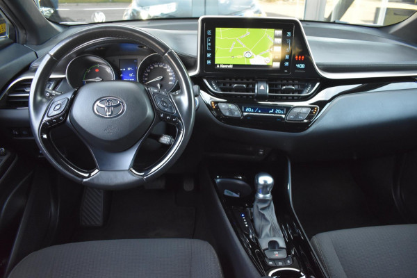 Toyota C-HR 1.8 Hybrid Dynamic | TREKHAAK | NAVIGATIE | STOELVERWARMING | DEALER ONDERHOUDEN | NAP