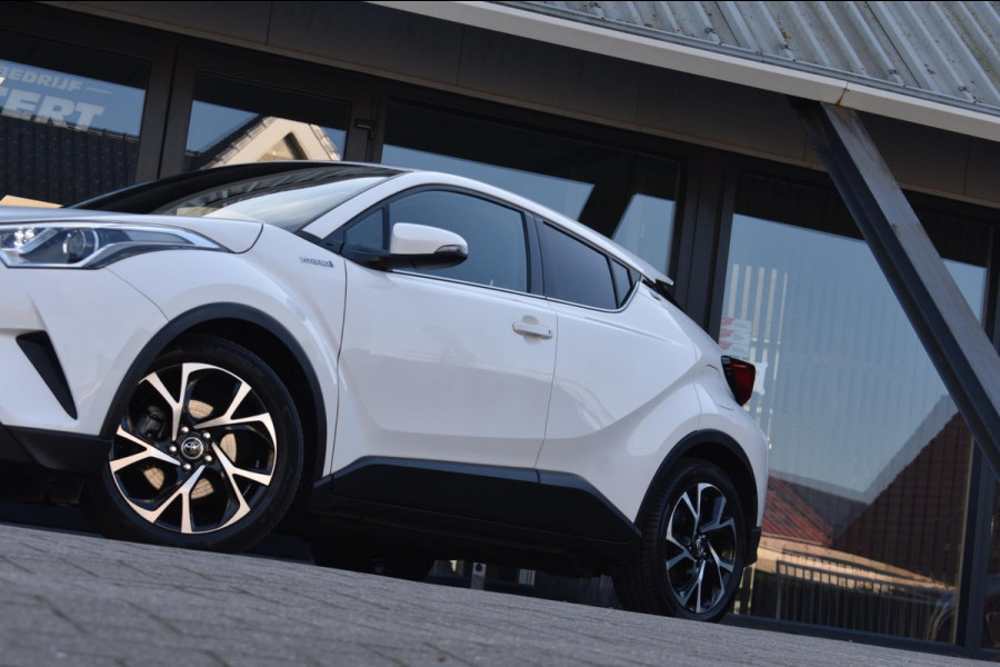 Toyota C-HR 1.8 Hybrid Dynamic | TREKHAAK | NAVIGATIE | STOELVERWARMING | DEALER ONDERHOUDEN | NAP