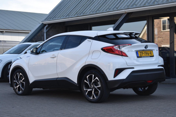 Toyota C-HR 1.8 Hybrid Dynamic | TREKHAAK | NAVIGATIE | STOELVERWARMING | DEALER ONDERHOUDEN | NAP