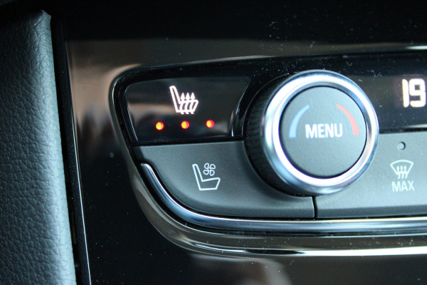 Opel Grandland 1.6 Turbo Plug-In Hybrid 4x4 GSe | Trekhaak | Night Vision | BLIS | Adaptieve cruise