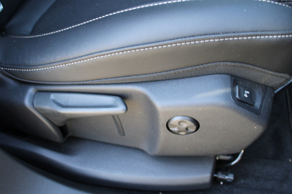 Opel Grandland 1.6 Turbo Plug-In Hybrid 4x4 GSe | Trekhaak | Night Vision | BLIS | Adaptieve cruise