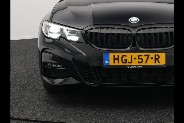 BMW 3-serie 330e M Sport Plug In Hybrid Dealer O.H PHEV | Lederen Sportstoelen Verwarmd | Apple Carplay | Navi Full Map | Virtual Cockpit | Sfeerverlichting | 18"L.M |