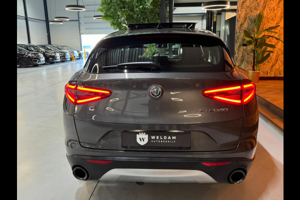 Alfa Romeo Stelvio 2.0 T AWD Super Garantie Trekhaak Pano StoelVW StuurVW Elek Achterklep Camera PDC Leder Led Navi Clima Rijklaar