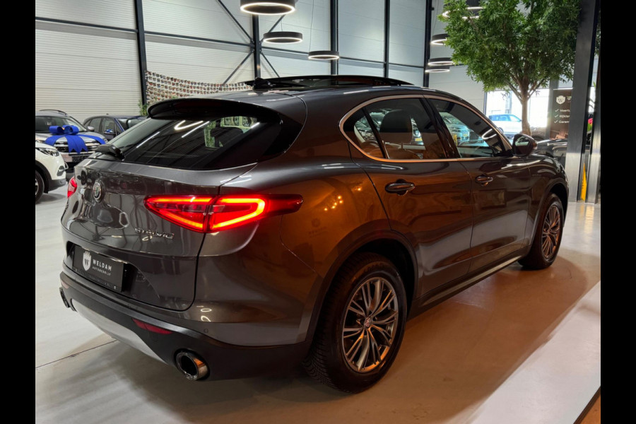 Alfa Romeo Stelvio 2.0 T AWD Super Garantie Trekhaak Pano StoelVW StuurVW Elek Achterklep Camera PDC Leder Led Navi Clima Rijklaar