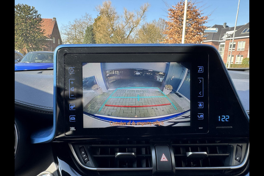 Toyota C-HR 1.8 Hybrid Bi-Tone Plus | JBL, LED, Half Leer/Alcantara, Navigatie, Dodehoekherkenning, Parkeersensoren, Chroom Pakket, Zeer com