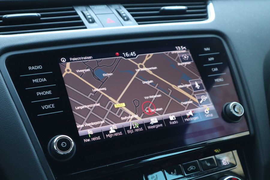 Škoda Octavia Combi 1.0 TSI Greentech Business Edition | Trekhaak | Navi | Carplay |