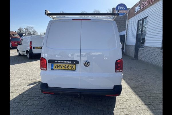 Volkswagen Transporter T6.1 2.0 TDI 110pk L1H1 28 / vaste prijs rijklaar € 18.950 ex btw / Bott ingrichte laadruimte / lease vanaf € 347 / trekhaak / imperial / airco / cruise control / Apple Carplay Android auto