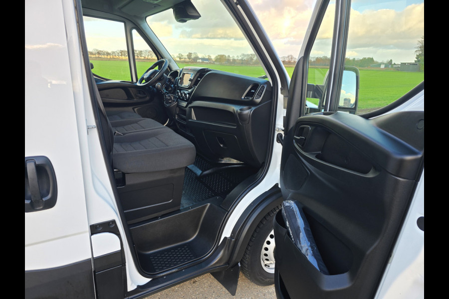 Iveco Daily 35S18HV 3.0 410 H2 L4 H2 - 180 Pk - Euro 6 - ParkeerCamera - Airco - Cruise Control