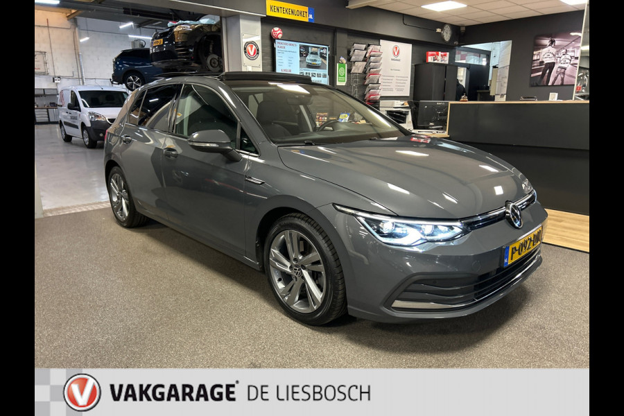 Volkswagen Golf 1.5 TSI Highline Business R-line,pano,1 st edition,navi,sfeer verlichting,