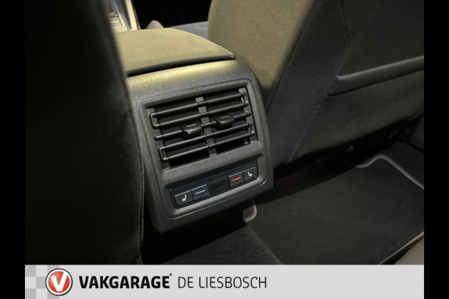 Volkswagen Golf 1.5 TSI Highline Business R-line,pano,1 st edition,navi,sfeer verlichting,