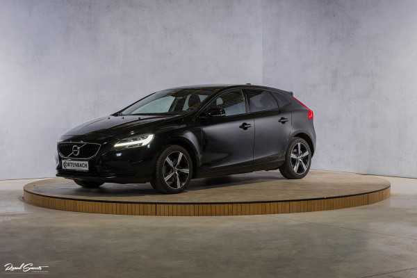 Volvo V40 2.0 T3 Dynamic Edition | Panorama | Cruise control | Harman Kardon | DAB radio | Stoelverwarming | Afn.trekhaak |